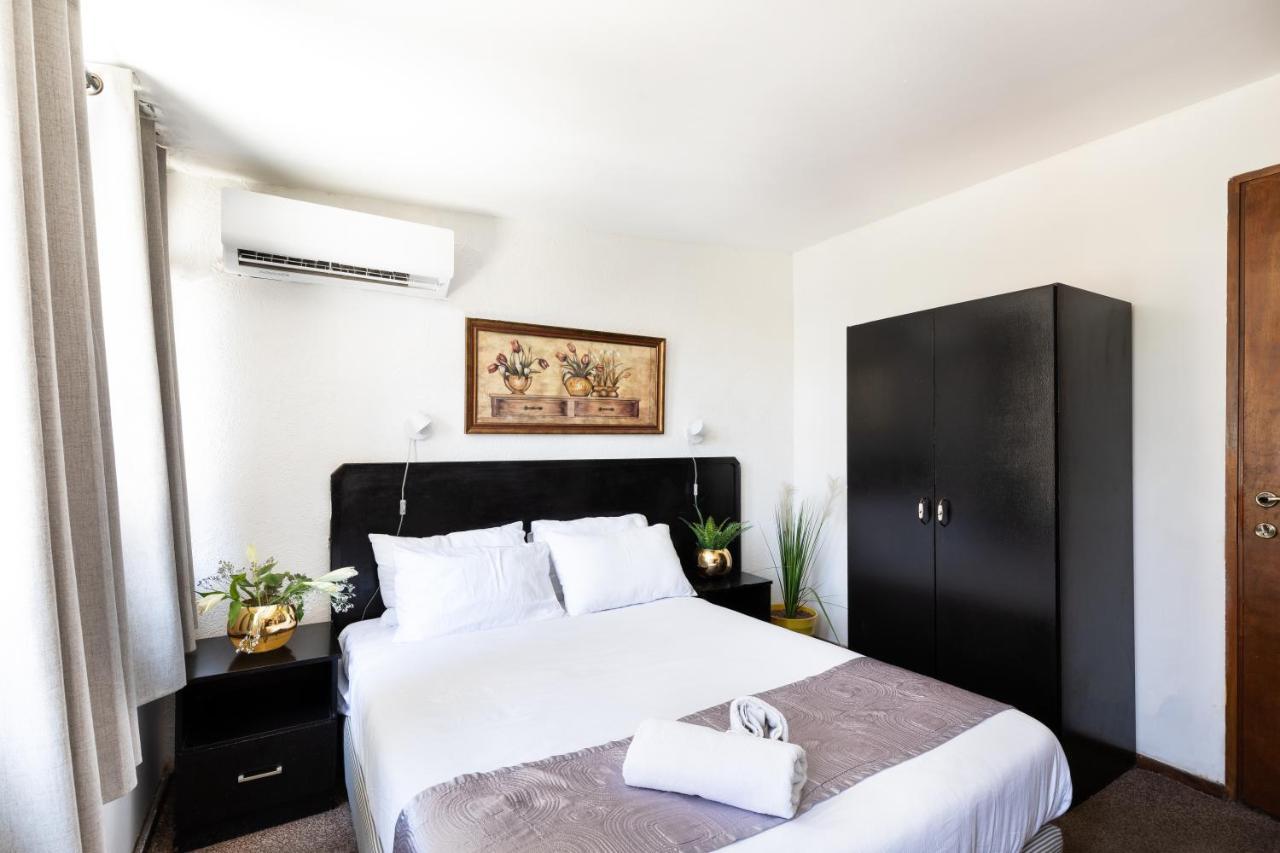 The Colony - Historical Templar's Building Hotel