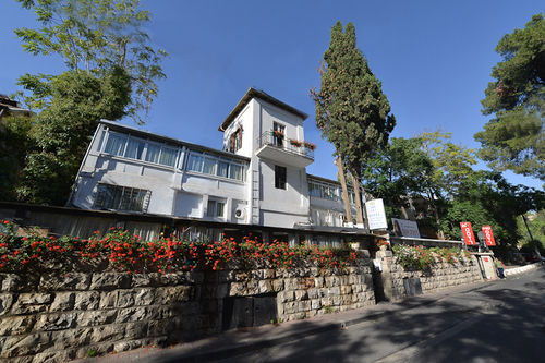 The Colony - Historical Templar's Building Hotel